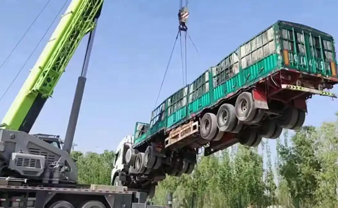 布尔津道路脱困救援案例